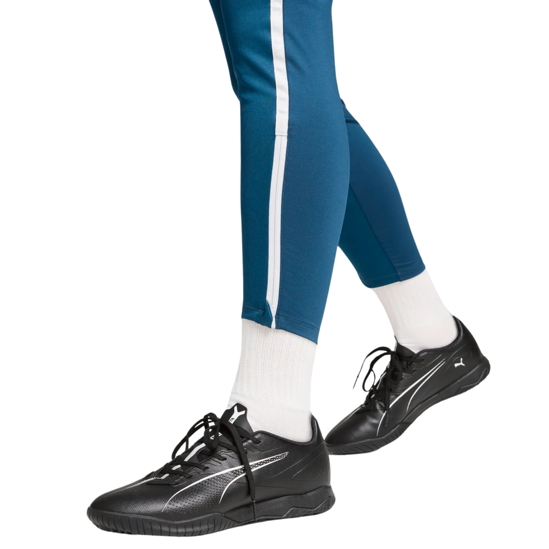 Puma ULTRA 5 Play TT Football Boots: Black/White