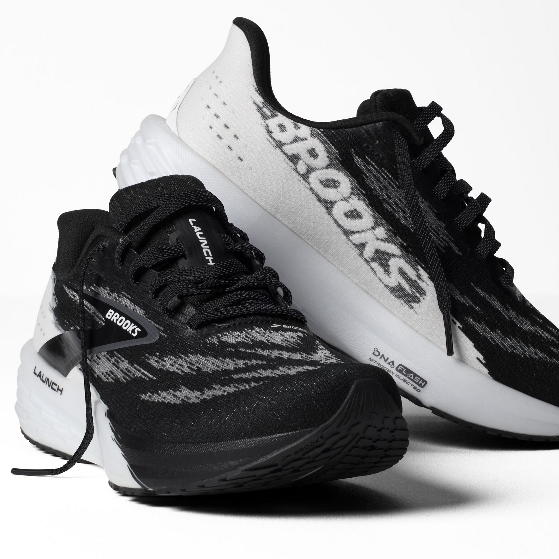 Brooks Launch 11 Womens Running Shoes: Black/White