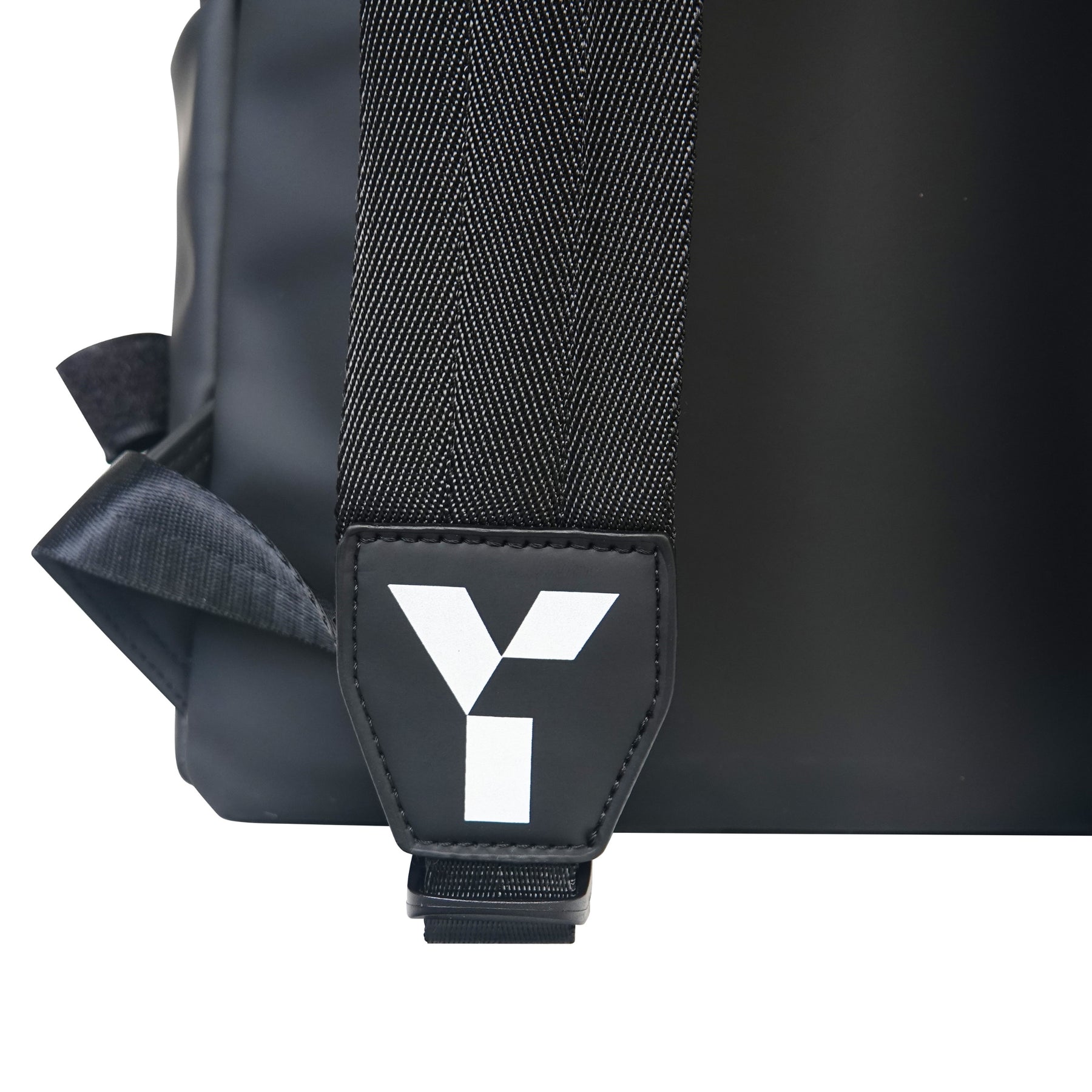 Y1 Explorer Roam Backpack: Black